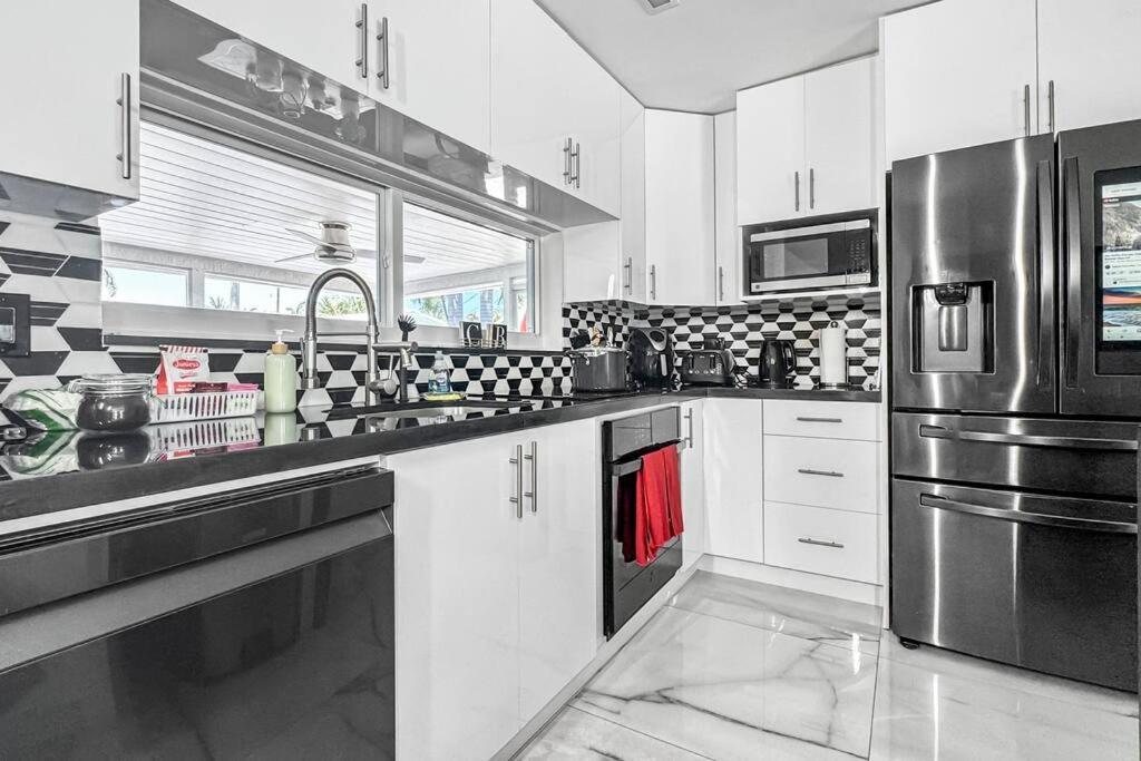 Amazing Home W Heated Pool 8 Mins To The Beach Lighthouse Point Ngoại thất bức ảnh